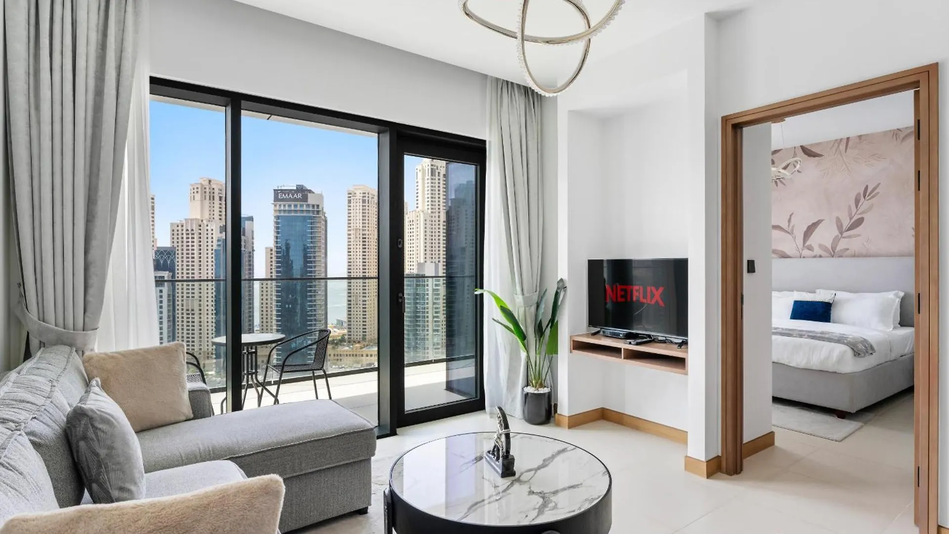 Vayk - Sleek & Stylish 1Br In Vida Dubai Marina Apartment