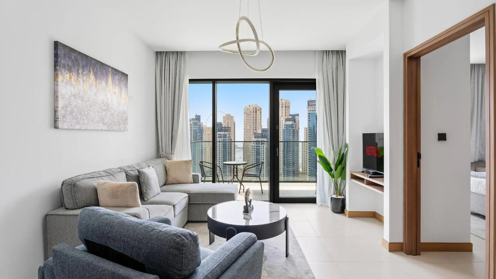 Vayk - Sleek & Stylish 1Br In Vida Dubai Marina Apartment