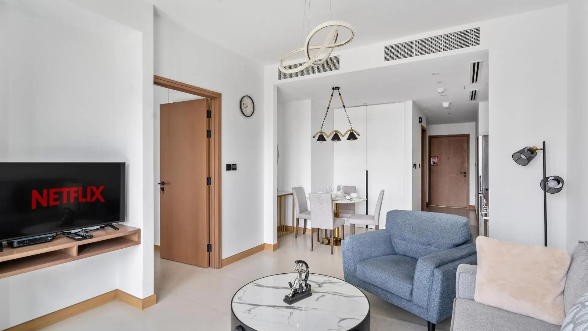 Vayk - Sleek & Stylish 1Br In Vida Dubai Marina Apartment
